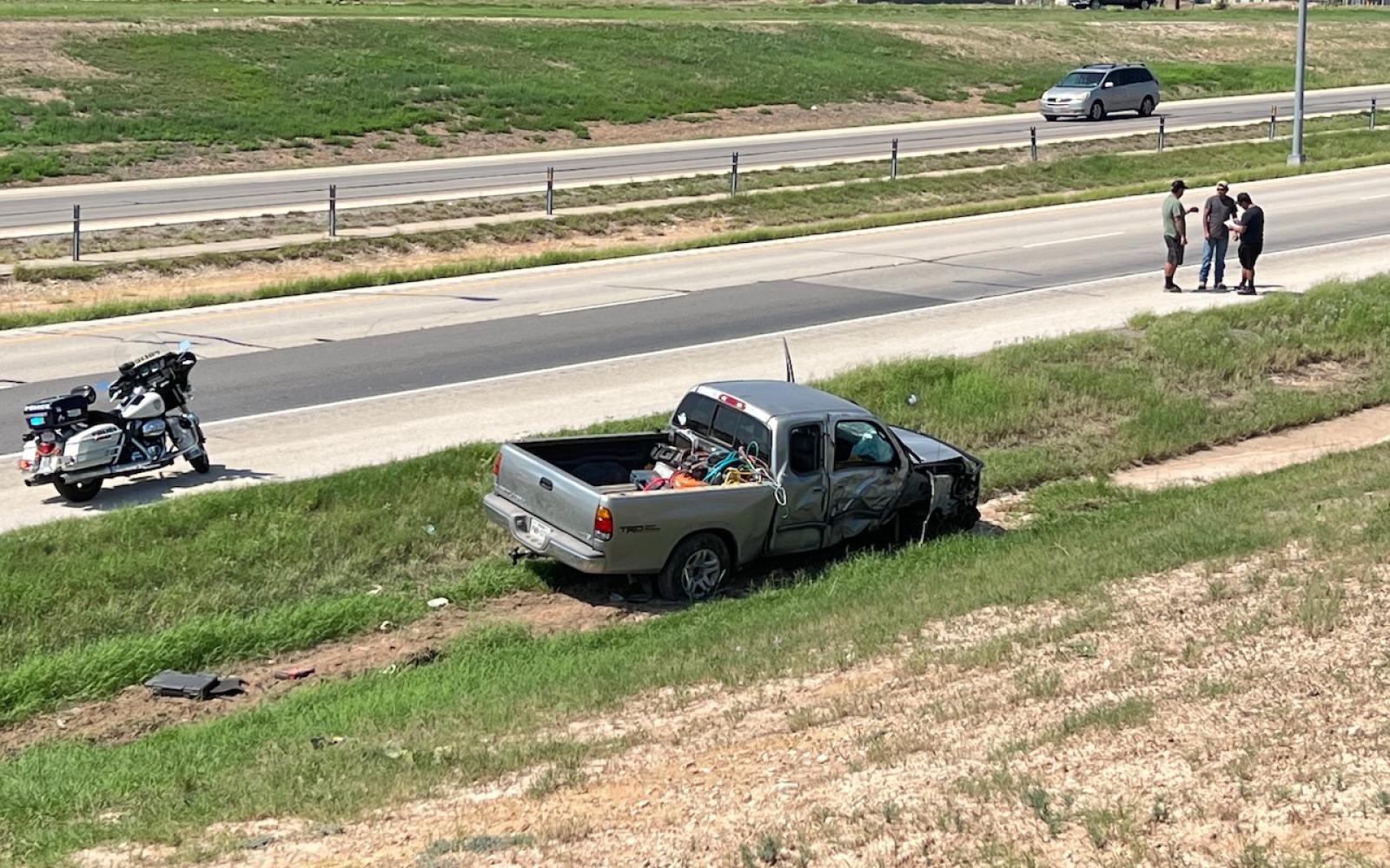 SAN ANGELO, TX — San Angelo police are investigating a serious crash on Loop 306 under the Foster Road overpass.