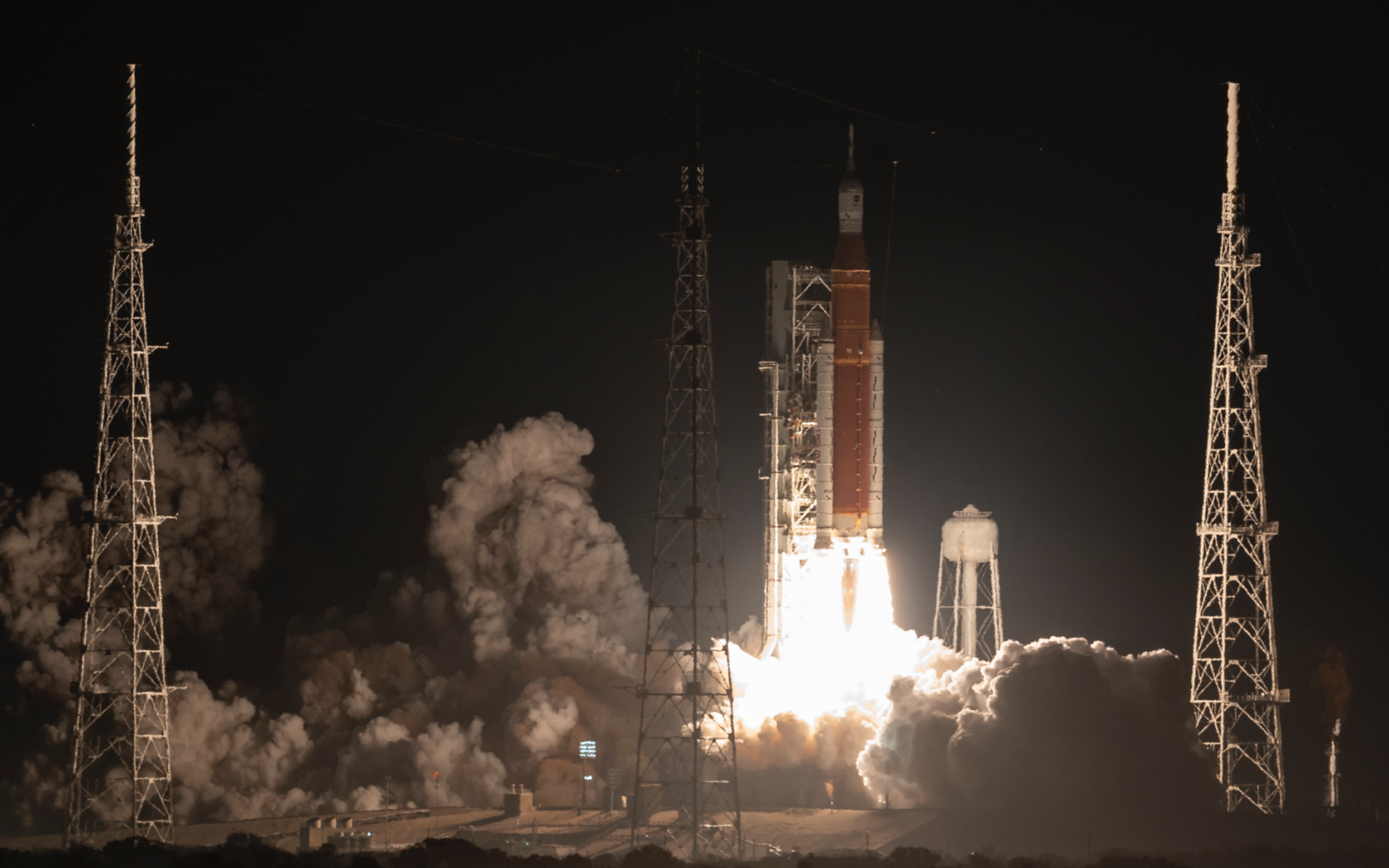 Orion Moon Launch 11.16.22 (Courtesy NASA)