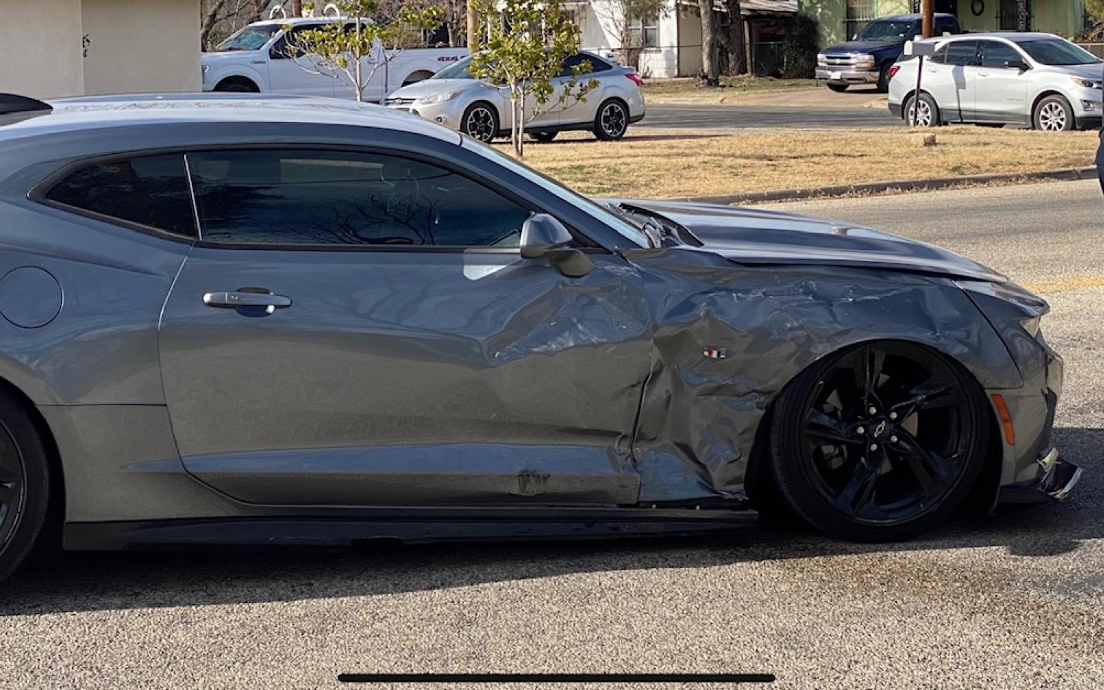 Crash Irving St. and Ave N.  (LIVE! Photo/James Bouligny)