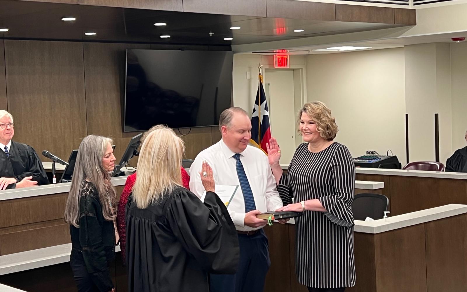 TGC Justice of the Peace Pct 3 Stacye Speck Takes Oath of Office (LIVE! Photo/Yantis Green)