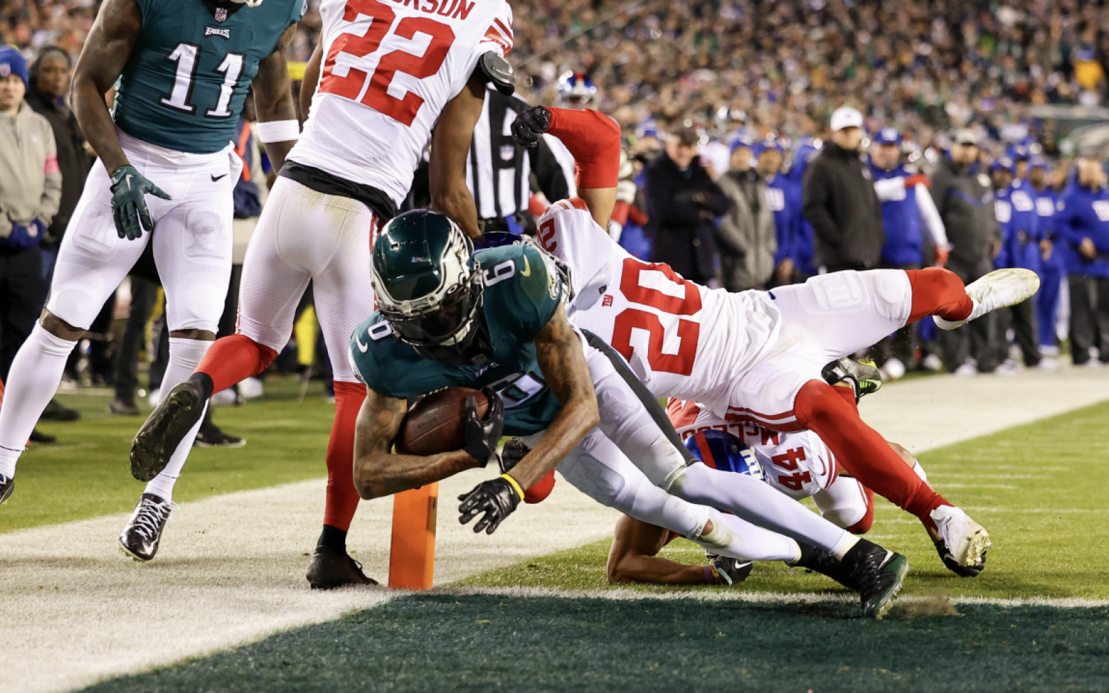 Eagles' Devonta Smith versus the Giants