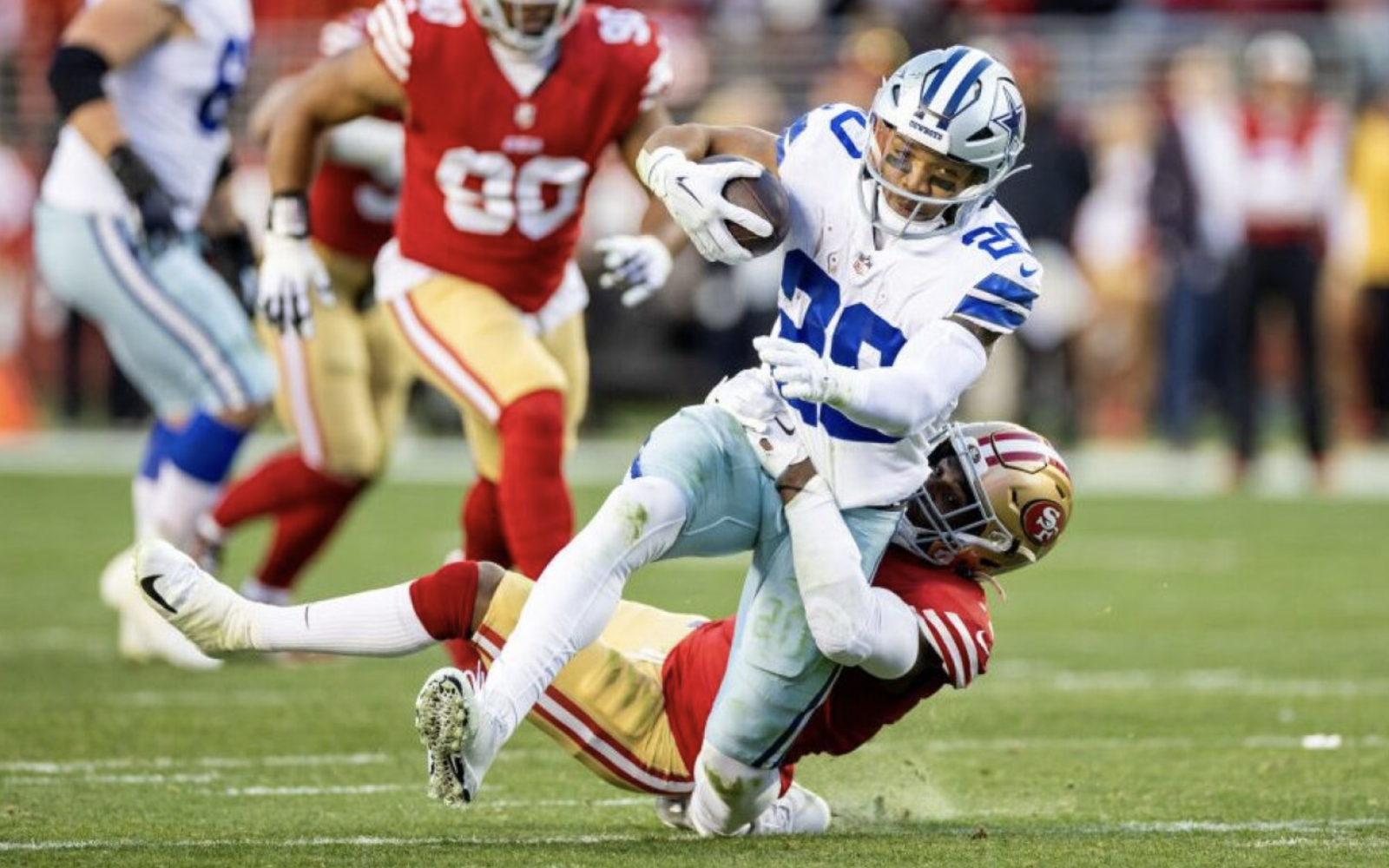 Tony Pollard breaks his leg against the San Francisco 49ers