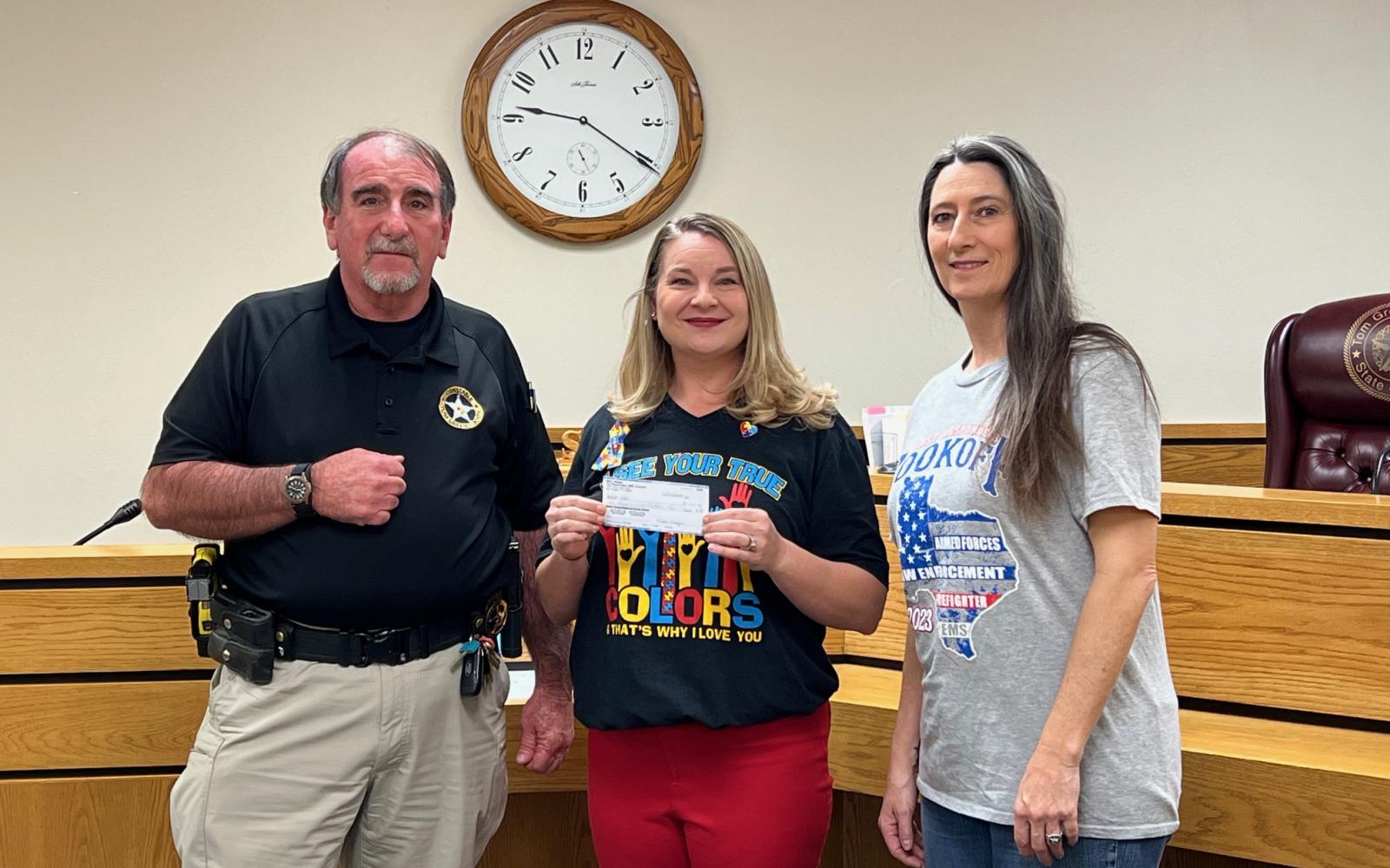 1st Responders BBQ Cook Off Donation (LIVE Photo Yantis Green)