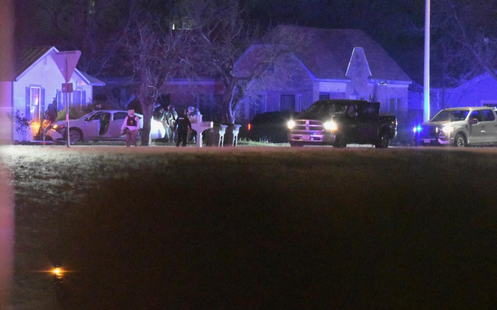 Double Chaos on Houston Harte Expressway: High-Speed Chase Ends in Dramatic Crashes!