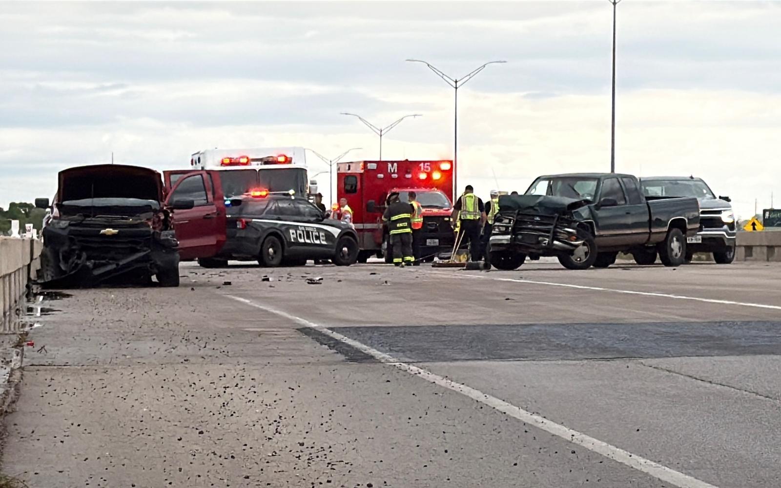 SAN ANGELO, TX — A two-vehicle crash closed all westbound lanes of the Houston Harte Expressway over the Oakes Street overpass Friday evening.